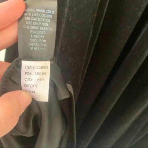 NWT Torrid Black Velvet Fit & Flare Dress 1X Holiday Party Long Sleeve Plus Size - Picture 4 of 6